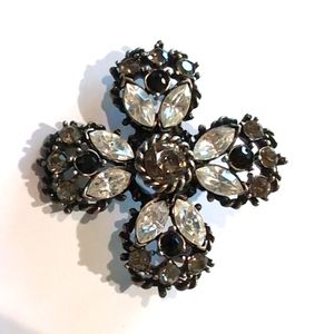 Beautiful Vintage Rhinestone Pin